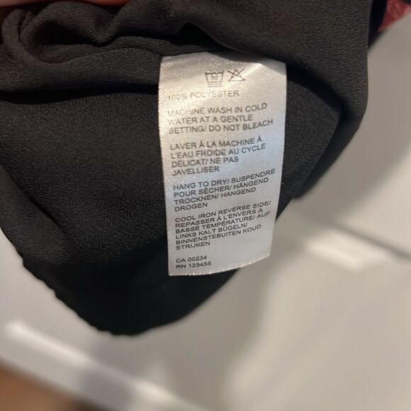 Design Lab Black and Red Floral Mini Dress with wide Sleeves size medium - Picture 5 of 6